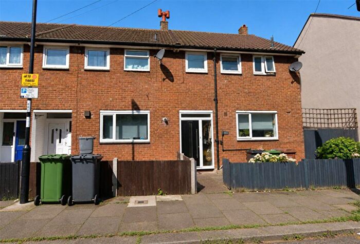 3 Bedroom Semi-Detached House To Rent In Littlewood, London, SE13