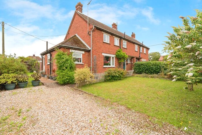 3 Bedroom Semi-Detached House For Sale In Sutton Estate, Burnham Market, King's Lynn, Norfolk, PE31