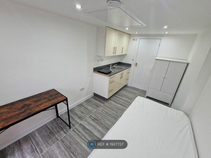 Studio To Rent In Bayford Place, Cambridge, CB4