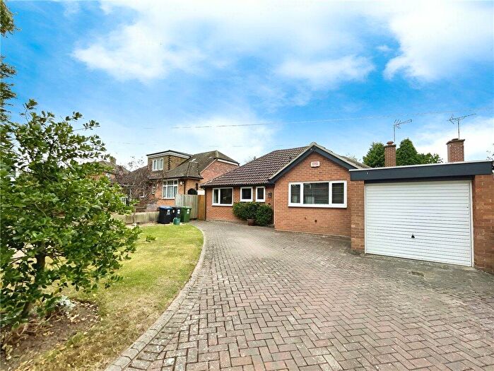 3 Bedroom Bungalow For Sale In Telford Avenue, Leamington Spa, Warwickshire, CV32
