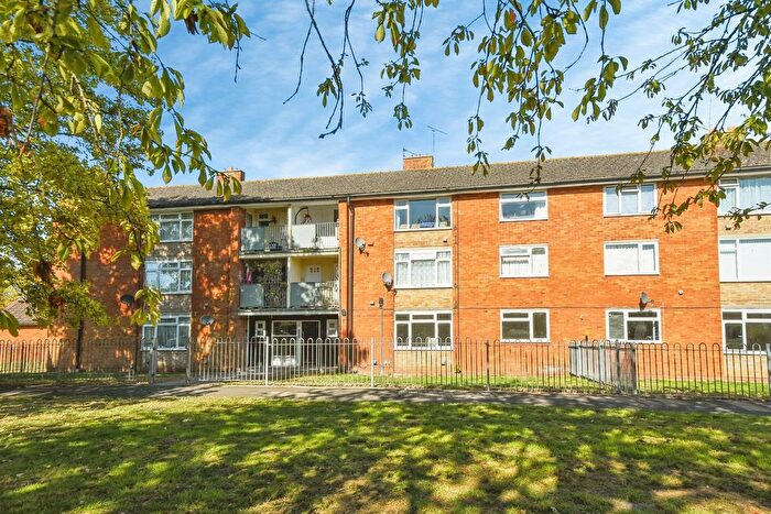 2 Bedroom Flat For Sale In Welcombe Avenue, Swindon, SN3