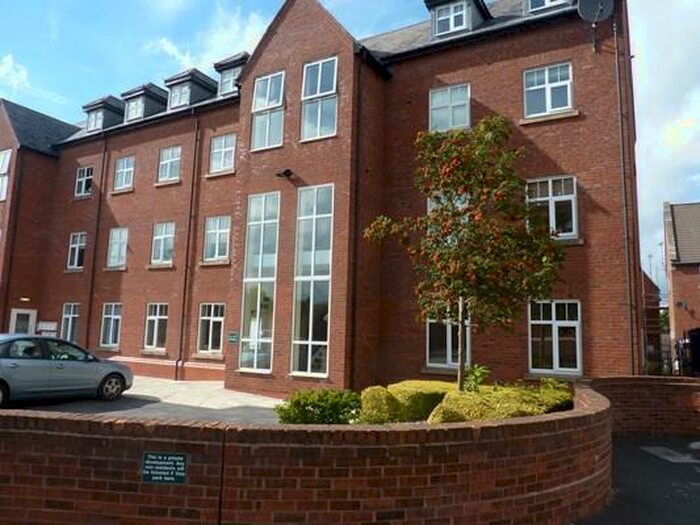 2 Bedroom Flat To Rent In Eastgate, Macclesfield, SK10