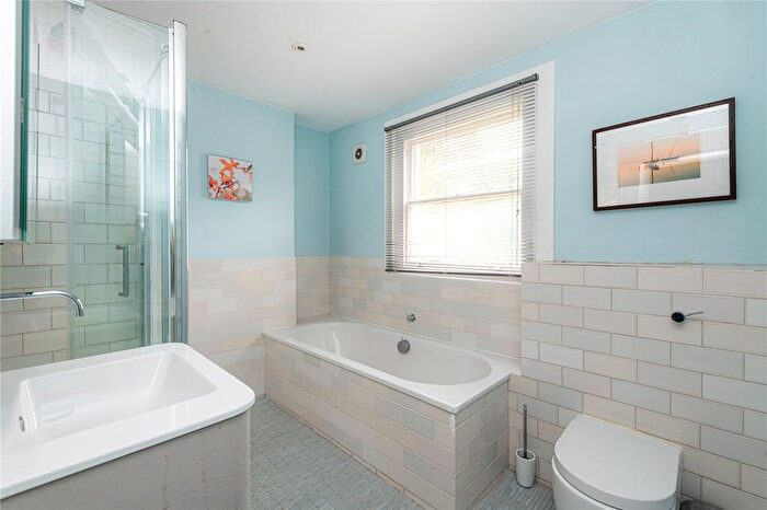 1 Bedroom Flat For Sale In Randolph Avenue, Maida Vale, London, W9