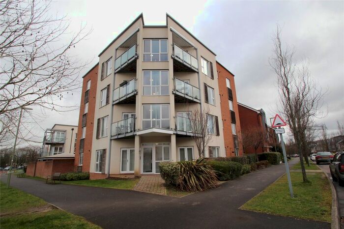 2 Bedroom Flat To Rent In John Hunt Drive, Basingstoke, Hampshire, RG24