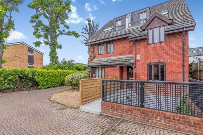 2 Bedroom Terraced House To Rent In Globe Close, Harpenden, AL5