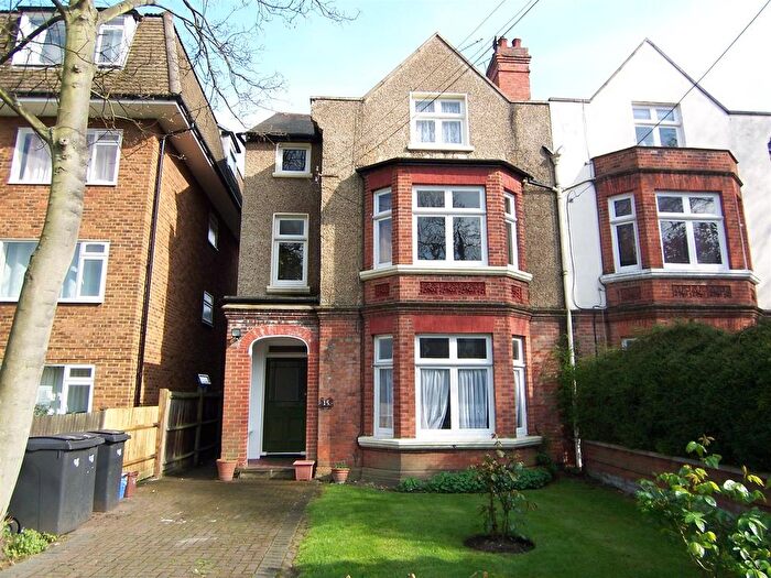 1 Bedroom Flat To Rent In Rodney Road, New Malden, KT3