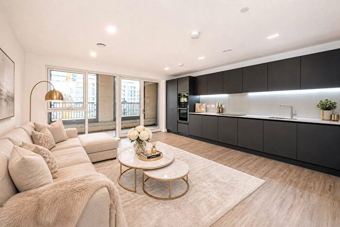 2 Bedroom Flat To Rent In Wheatstone Gardens, London, W10