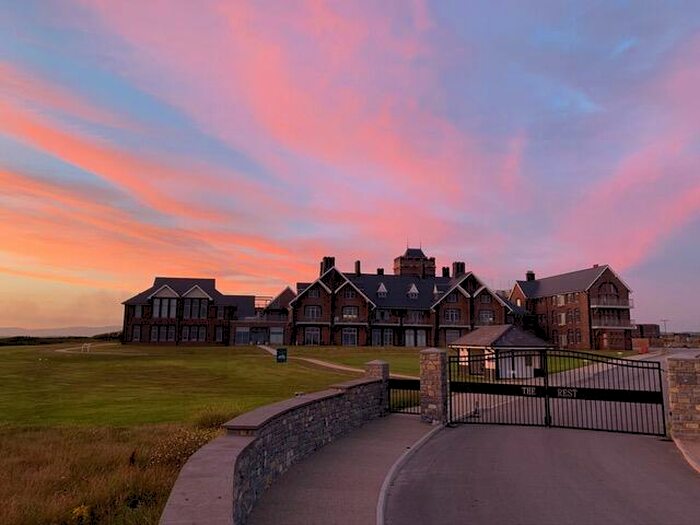 1 Bedroom Apartment For Sale In The Rest, Rest Bay, Porthcawl, CF36