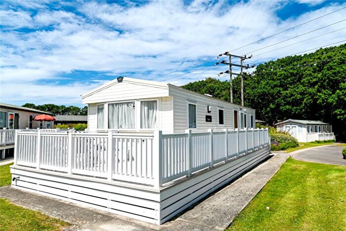 3 Bedroom Park Home For Sale In Chestnut, Hoburne Bashley Holiday Park, New Milton, Hampshire, BH25