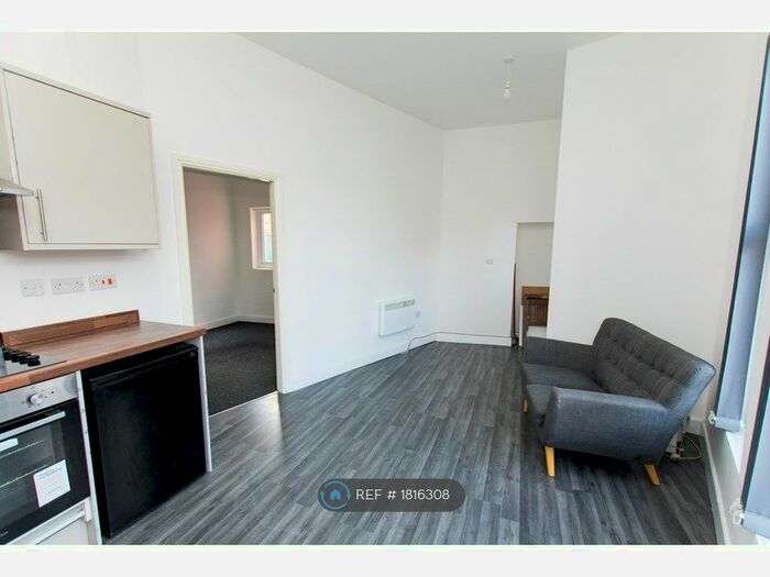 1 Bedroom Flat To Rent In Dovercastle, Nottingham, NG7