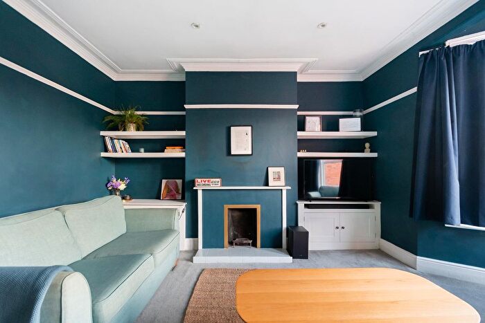 2 Bedroom Flat For Sale In Wells Road, Knowle, BS4