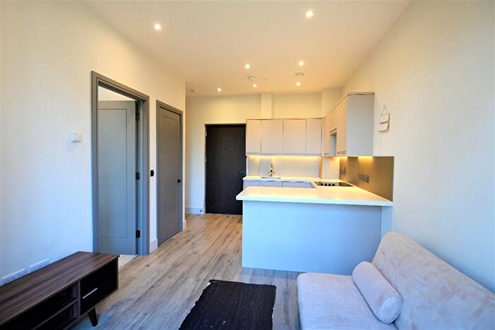 1 Bedroom Apartment To Rent In Nixey Close, Slough, Berkshire, SL1