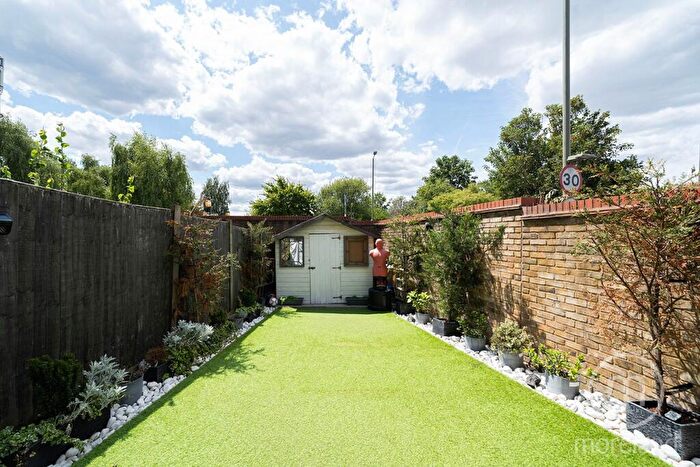 3 Bedroom End Of Terrace House For Sale In Compton Close, London, NW11