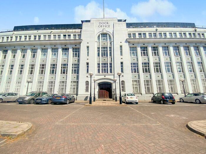 2 Bedroom Flat To Rent In Furness Quay, Salford, M50