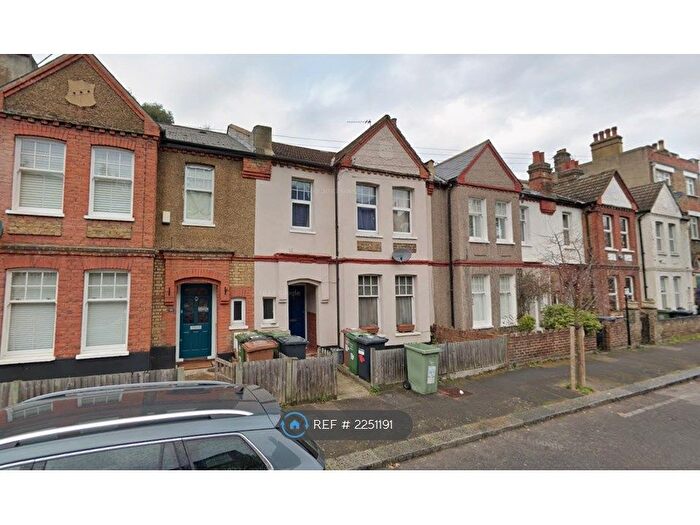 2 Bedroom Maisonette To Rent In Undercliff Road, London, SE13