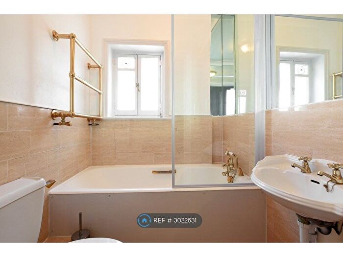 4 Bedroom Flat To Rent In Sherlock Court, London, NW8