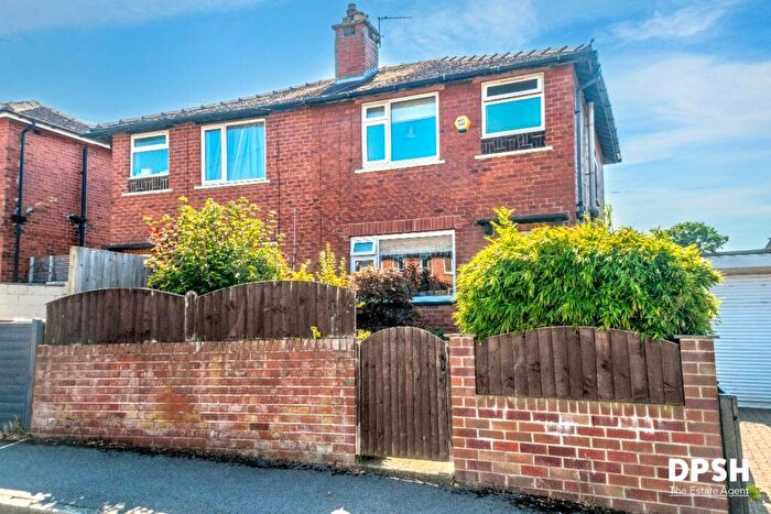 3 Bedroom Semi-Detached House For Sale In Harthill Avenue, Gildersome, Morley, Leeds, LS27