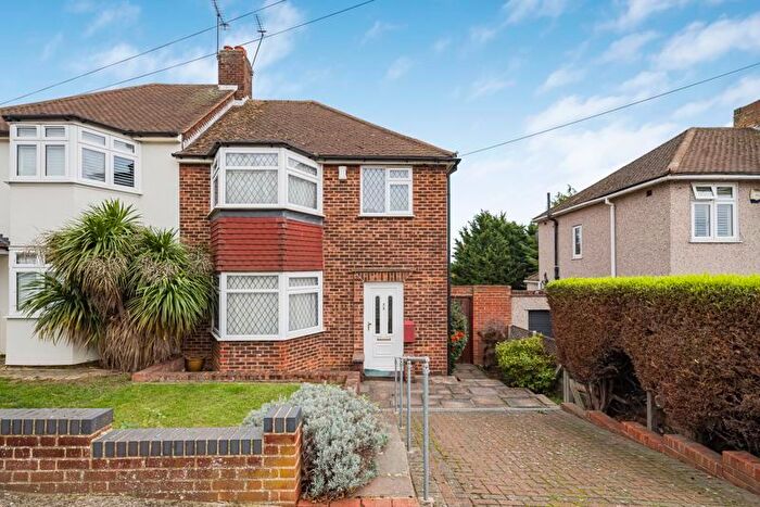 3 Bedroom Semi Detached House For Sale In Kimberley Drive, Sidcup, DA14