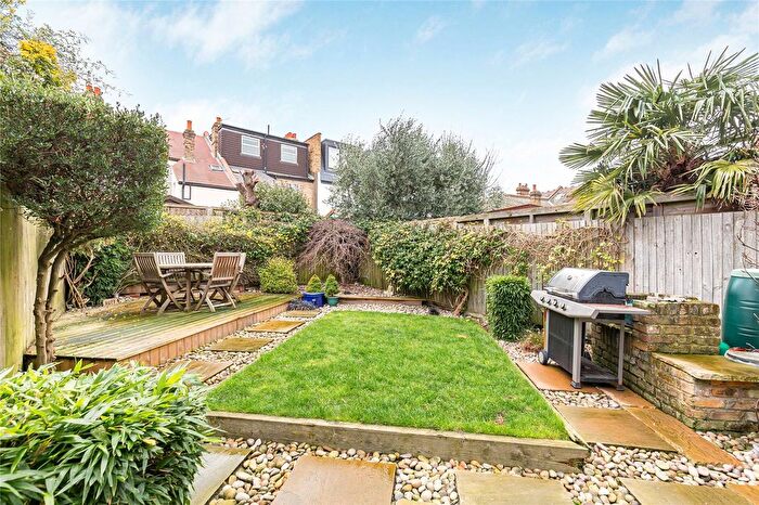 5 Bedroom Terraced House For Sale In Pendle Road, Furzedown, SW16