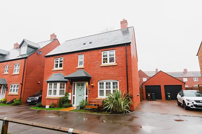 4 Bedroom Detached House For Sale In Jenkinson Road, Banbury, OX16