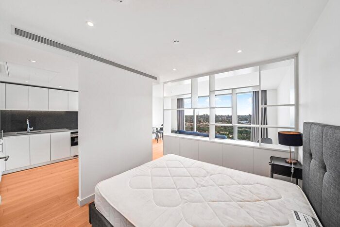 Flat To Rent In Landmark Pinnacle, Marsh Wall, E14