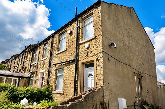 2 Bedroom Terraced House For Sale In Hawthorne Terrace, Crosland Moor, Huddersfield, HD4