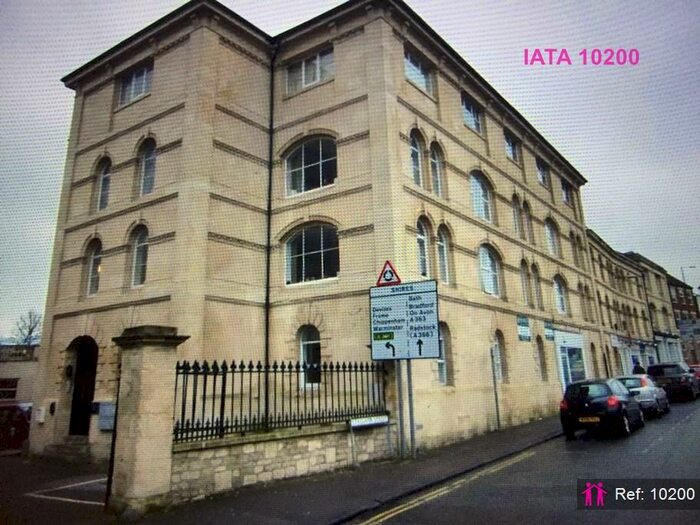 Studio To Rent In - Stallard Street (), Trowbridge, BA14