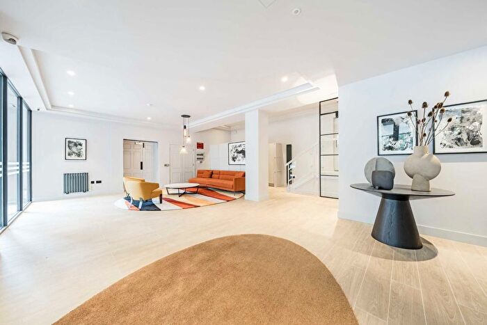 1 Bedroom Flat To Rent In Aldersgate Street, Barbican, EC1A