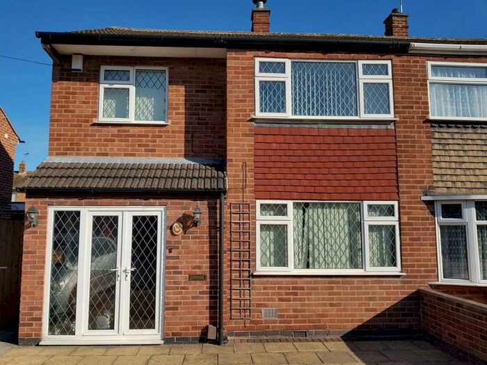 3 Bedroom Semi-Detached House To Rent In Silverdale Drive, Thurmaston, Leicester, Leicestershire, LE4