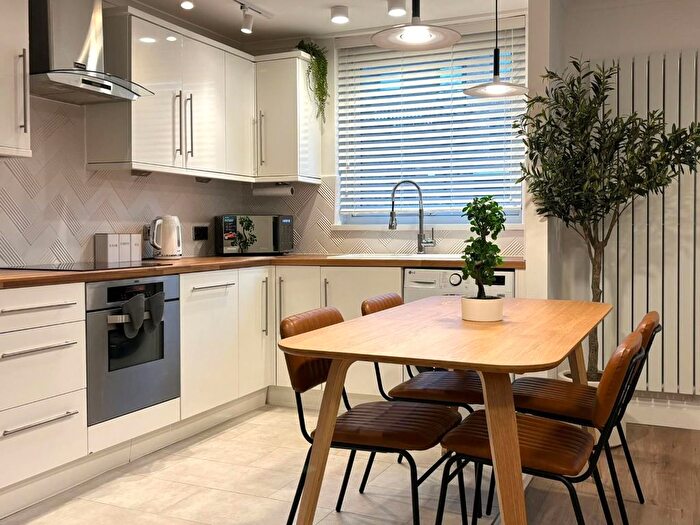 1 Bedroom Flat To Rent In Forge Place, Camden, NW1