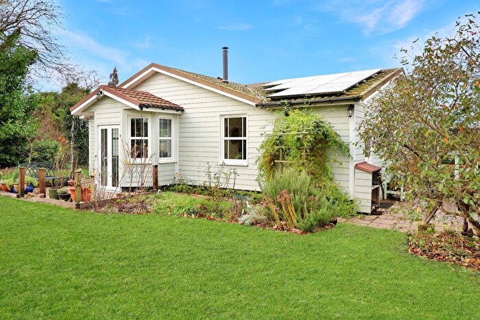 3 Bedroom Semi-Detached Bungalow For Sale In Rectory Road, Duxford, Cambridge, CB22