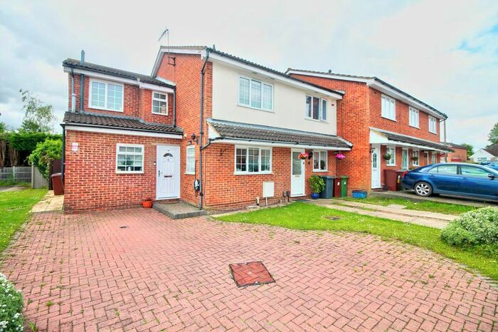 3 Bedroom End Of Terrace House To Rent In Meryfield Close, Borehamwood, WD6