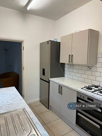 4 Bedroom Terraced House To Rent In Coronation Street, Salford, M5