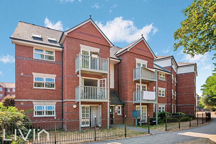 2 Bedroom Flat To Rent In Macmillan Way, Tooting, SW17