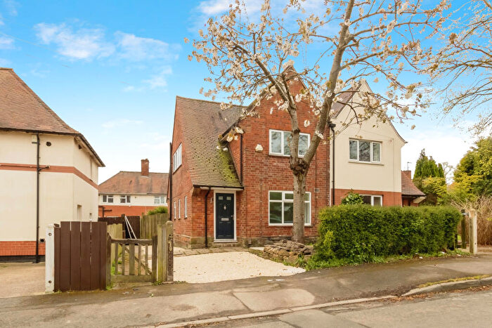 3 Bedroom Semi-Detached House To Rent In Longford Cresent, Nottingham, NG6