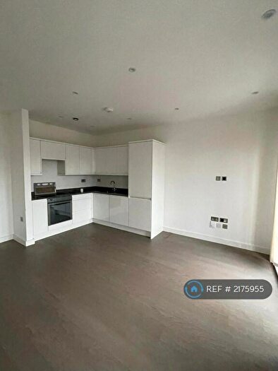 2 Bedroom Flat To Rent In Ziggurat House, St Albans, AL1
