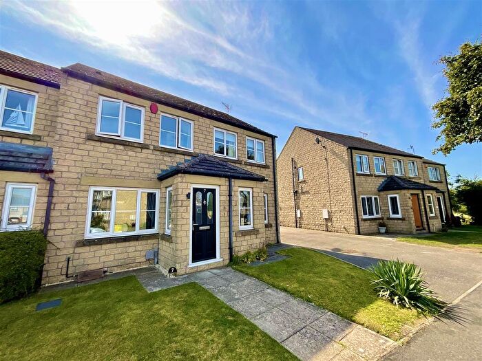 2 Bedroom Terraced House For Sale In School House Drive, Seamer, Scarborough, YO12
