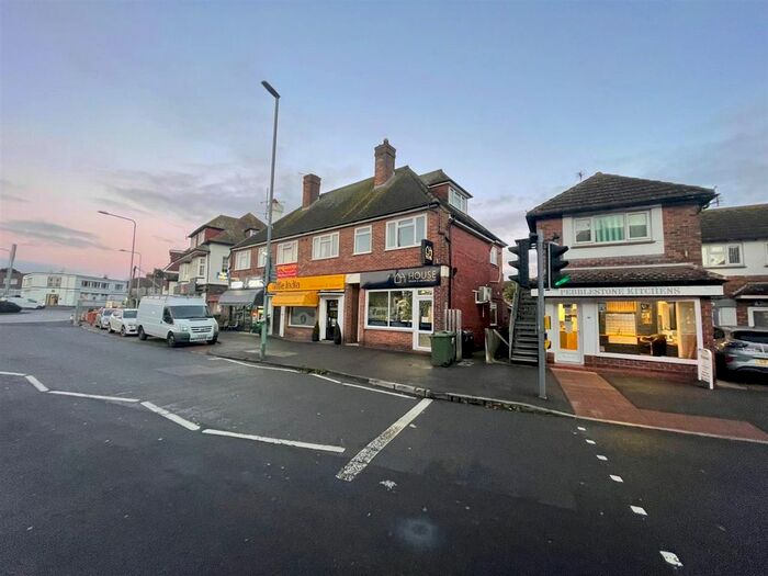 2 Bedroom Maisonette To Rent In Cooden Sea Road, Little Common, Bexhill TN39