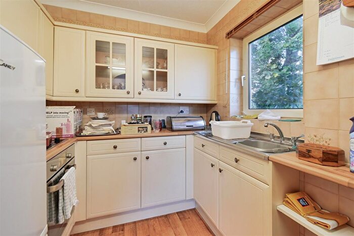 2 Bedroom Flat For Sale In Danesmead Close, Fulford, YO10