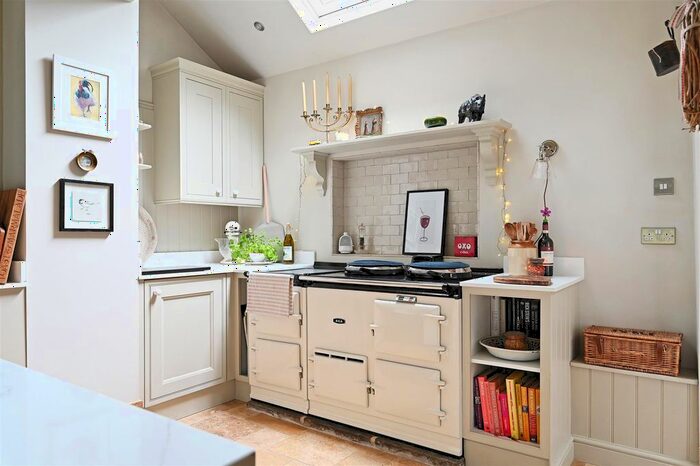 4 Bedroom Detached House For Sale In Hagg House, Ladybower, Hope Valley, S33