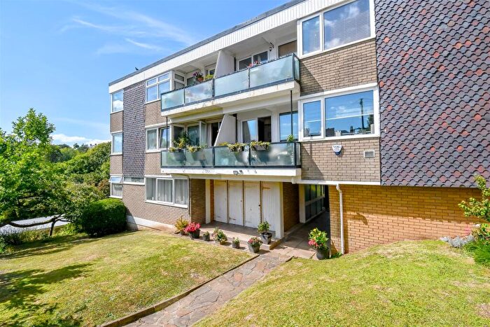 2 Bedroom Apartment For Sale In St. Nicholas Close, Barry, CF62