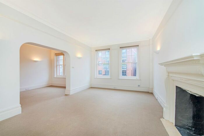 3 Bedroom Flat To Rent In Drayton Gardens, London, SW10