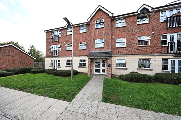 2 Bedroom Flat For Sale In Harper Close, Chafford Hundred, RM16