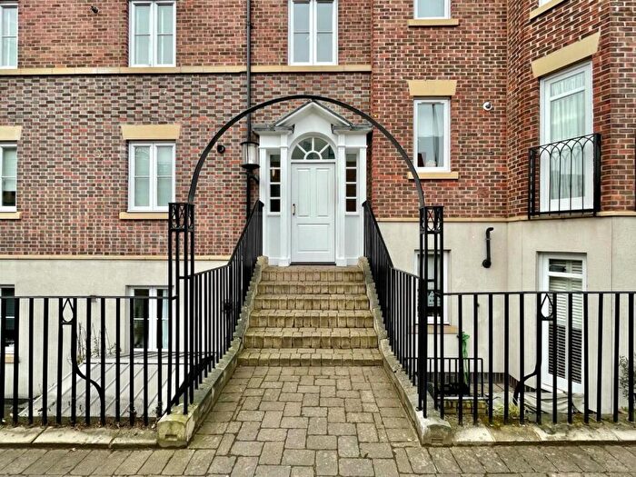 1 Bedroom Apartment For Sale In Sens Close, St Martin's, Chester, CH1