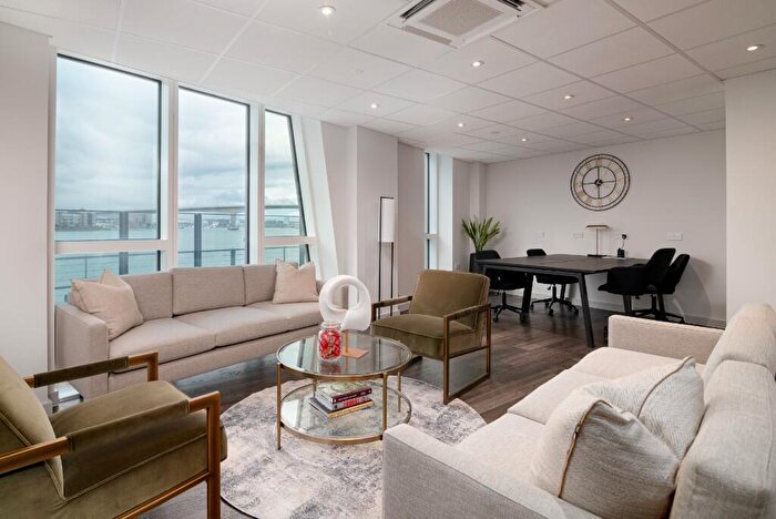2 Bedroom Apartment To Rent In Centenary Plaza, Southampton, Hampshire, SO19