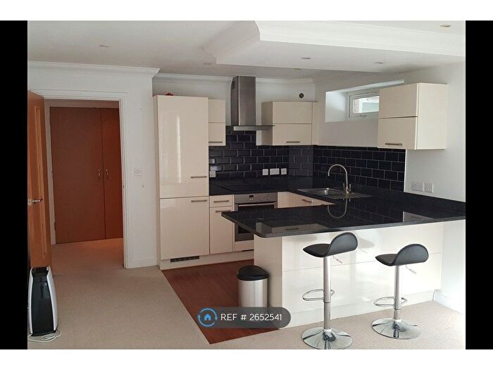 2 Bedroom Flat To Rent In Surrey Road, Bournemouth, BH4