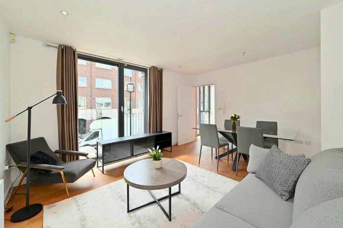 2 Bedroom End Of Terrace House To Rent In Baker Street, London, W1U