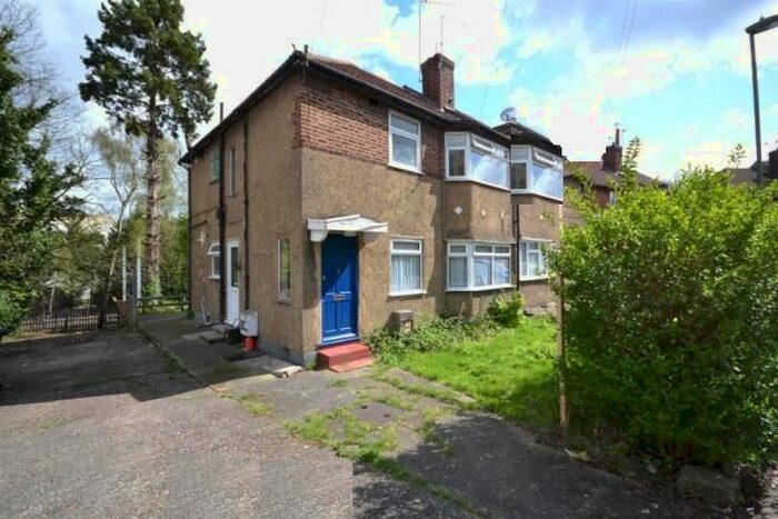 2 Bedroom Flat To Rent In Oakleigh Close, London, N20