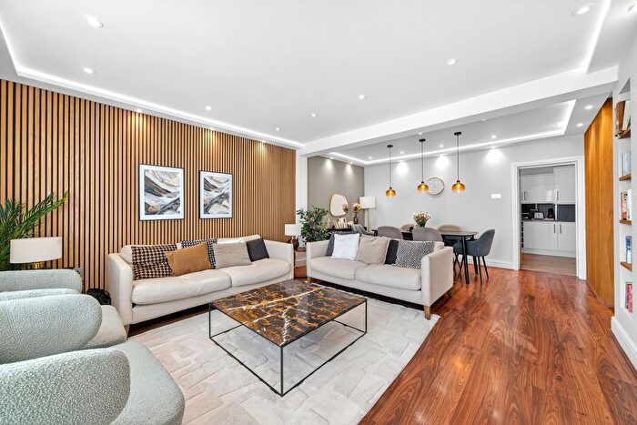 4 Bedroom End Of Terrace House For Sale In Theobald Street, Borehamwood, WD6