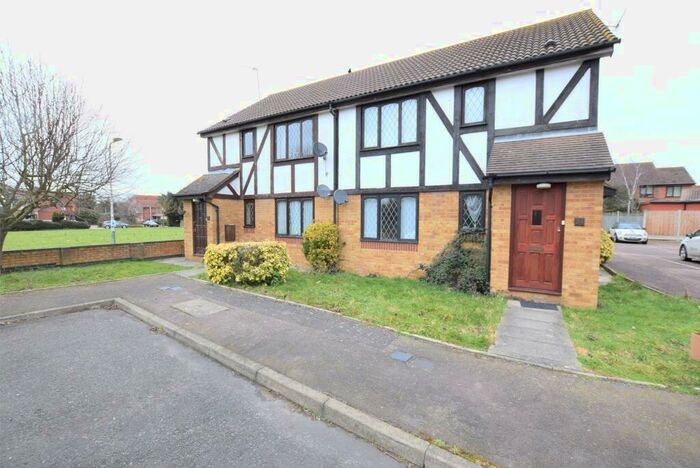1 Bedroom Maisonette To Rent In Jacobs Avenue, Harold Wood, Romford, RM3